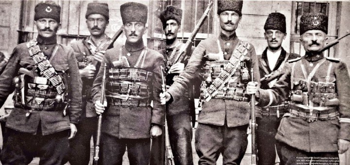 Mustafa Kemal ve Askerleri…