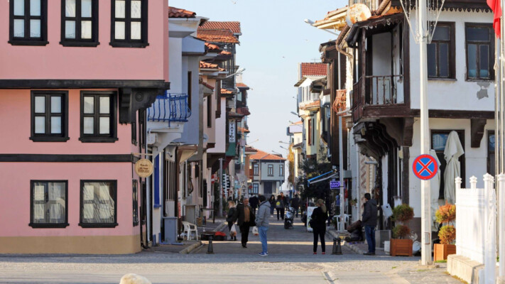 Mudanya Girit Mahallesi esnafı adım atılmasını bekliyor