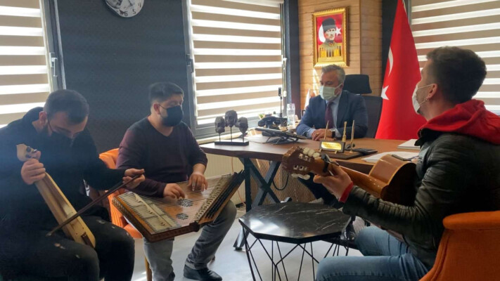 Bursa’da sokak sanatçıları seslerini Aktaş’a duyurmaya çalıştı