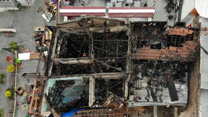 Bursa’da yanan antika dükkanındaki zarar gündüz ortaya çıktı