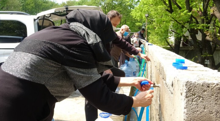 Bursa’da kısıtlama öncesi 5 kilometre kaynak suyu kuyruğu