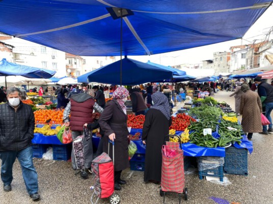 Hafta sonu pazarlar kapalı! Bursa’da esnaf mağduruz diyor