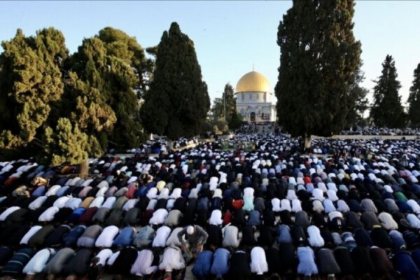 Filistinliler, Ramazan Bayramı namazını Mescid-i Aksa’da kıldı