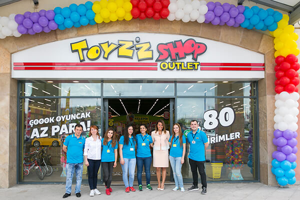 Toyzz Shop yaz boyunca uyguladığı kampanyalarla çocukların karne ve bayram coşkusunu ikiye katlıyor.