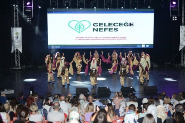 Bursa’da halk danslarında muhteşem final