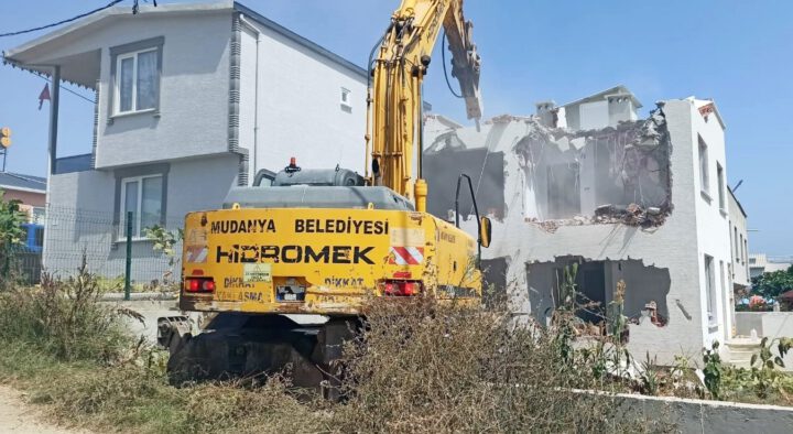 Mudanya’da evler neden yıkılıyor?
