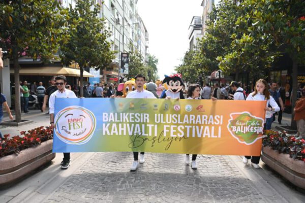 Gastronomik marka kent; Balıkesir Kahvaltı Festivali yoğun katılım ile açıldı.