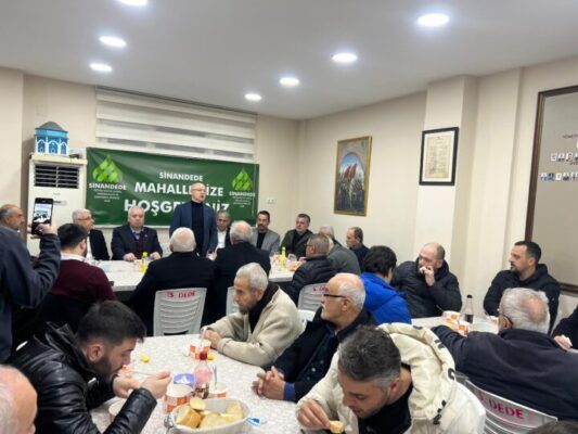 GÜRKAN, SİNANDEDE SAKİNLERİ İLE BİRARAYA GELDİ… DAVUT GÜRKAN: “BU GÜZEL ŞEHİR İÇİN TAŞ ÜSTÜNE TAŞ KOYMAYA ÇALIŞIYORUZ”