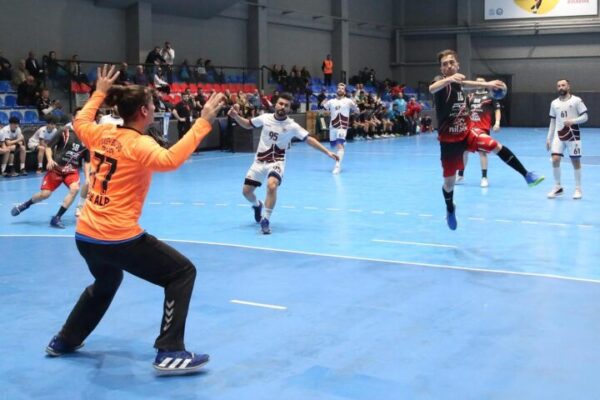 NİLÜFER BELEDİYESPOR’DAN BOL GOLLÜ GALİBİYET