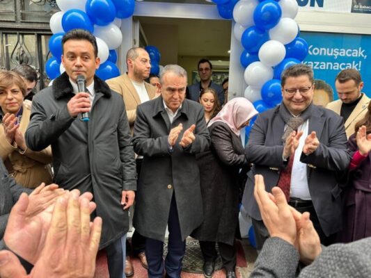 Bursa’da İlk Kez! DEVA Osmangazi’den Emek’te Mahalle Temsilciliği Tadında Seçim Ofisi!