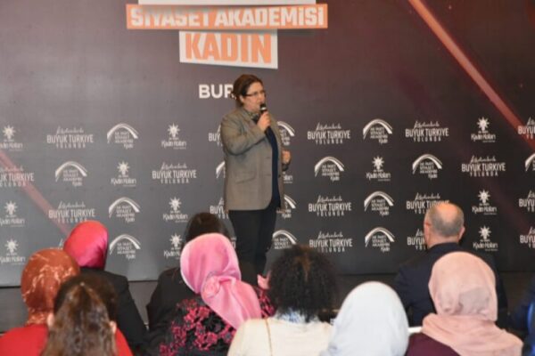 BAKAN DERYA YANIK: “KADINLARIMIZI SİYASETİN VE HAYATIN ÖZNESİ OLARAK GÖRÜYORUZ” MİLLETVEKİLİ GÖZGEÇ : “ÜRETEN KADINLARIMIZA TAM DESTEK”