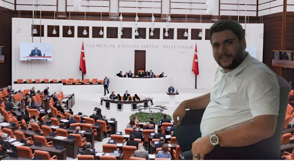 ANKARA’DAN YILDIRIM GİBİ KARAR BURSADA MİLLETVEKİLİ ADAYLIK LİSTESİNİN BAŞINDA SÜPRİZ İSİM RECEP BATUHAN ÖZKAN