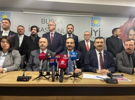 Akşener Sinan Ateş’in evini neden ziyaret etti? İYİ Parti Bursa’da devir teslim!