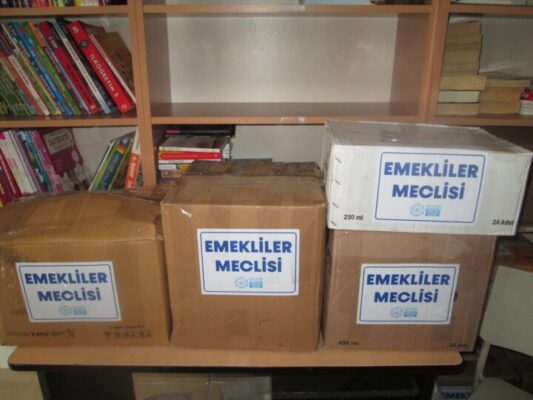 Nilüfer Emekliler Meclisi Depremzede Ailelere Kitap ve Oyuncak Gönderdi!