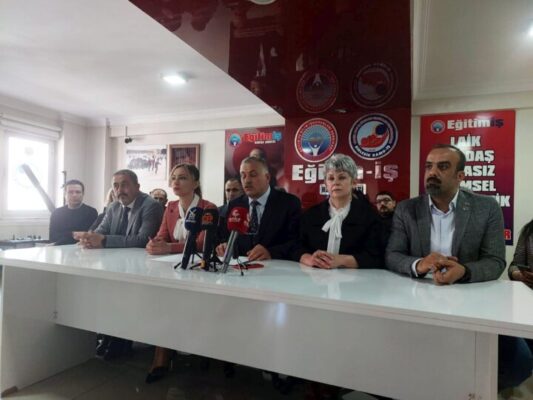Eğitim İş Bursa; ÇADIR ÜRETİMİ YALANININ SONUNA KADAR TAKİPÇİSİ OLMAYA DEVAM EDECEĞİZ.