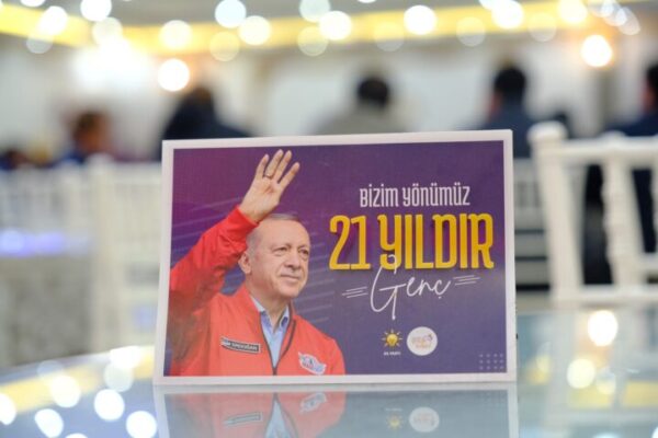 GENÇLER, MUSTAFA YILDIRIM’I BAĞRINA BASTI -GÜRSU’DA GENÇLERDEN AK PARTİ’YE BÜYÜK İLGİ