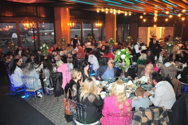 Melek Kadınlar iş başında! Melek Kadınlar’dan depremzedeler yararına iftar