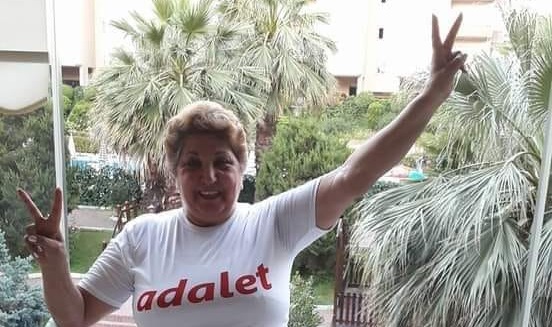 ÜLKEMİZ ELDEN GİDİYOR BEKLEMEYİN KALKIN AYAĞA, DÜŞÜN YOLLARA VE KUCAKLAŞIN İNSANLARLA!!!!