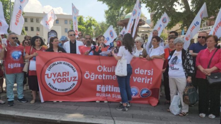 Eğitim-İş Bursa; “Eğitim öğretmenin görevidir”