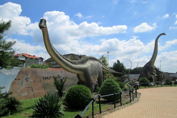 Sırbistan’daki Svilajnac Doğa Merkezi: Dinozorların izinde tarihi bir yolculuk