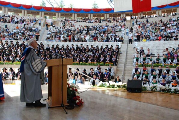 Bilkent Üniversitesi 2023 Mezunlarını Uğurladı