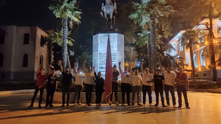 Bursa Valiliği “Bayrak Nöbetine” İzin Verdi!