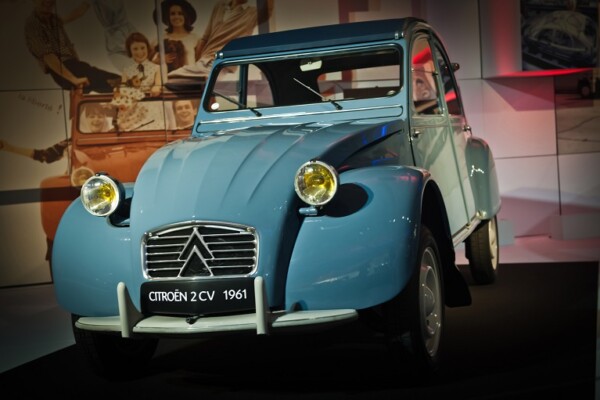 CITROËN 2 CV, 75 YAŞINDA!