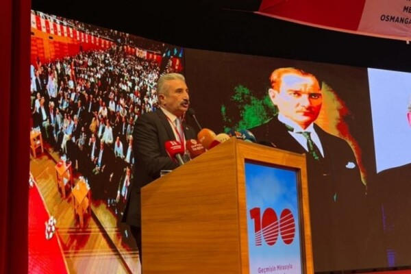 CHP BURSA İL BAŞKANI YEŞİLTAŞ: VATANDAŞ 50 TL’YE AKP PROPAGANDASI SATIN ALIYOR