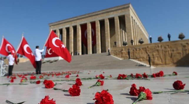 HAİNLER, KÖTÜLER, SOYGUNCULAR AZGINLAŞIP HADSİZLEŞTİKÇE, İNADINA LAİK CUMHURİYET VE ÖLÜMÜNE ATATÜRK DEVRİMLERİ…