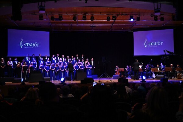 Tohum Otizm Vakfı ve C-Majör Korosu’ndan Anlamlı Konser