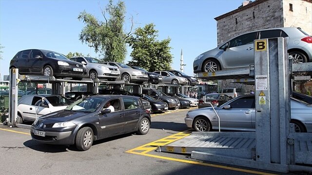 Şimdi ne oldu da bu otoparkta hareketlilik başladı?