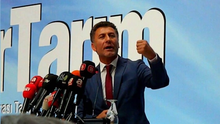 TOPRAK ADAM ORHAN SARIBAL, PM DE OLMAYI, MYK VE GENEL BAŞKAN YARDIMCISI OLMAYI HAK EDENLERİN BAŞINDA GELİR.
