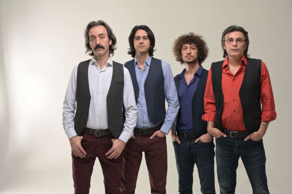 FLÖRT’TEN SIRA DIŞI BİR ROCK BALAD ‘ÇOK ZOR’