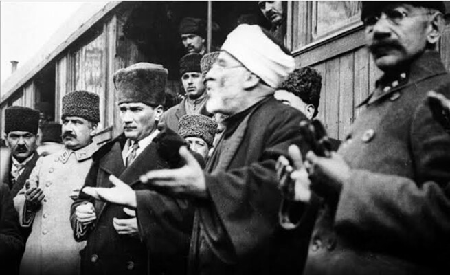 Türkiye Cumhuriyeti devletini ve inkılaplarını yaşatmaya devam edeceğiz