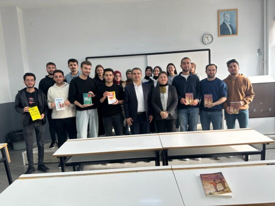Özkul’un edebi katkılarını öğretmen adaylarıyla paylaştığı özel bir etkinlik olarak gerçekleşti.