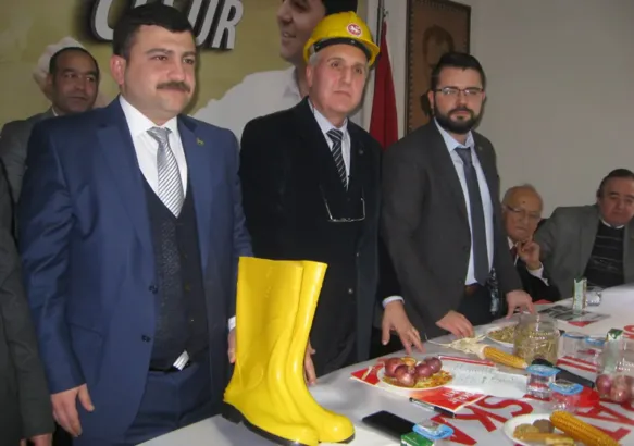 Corona’yı Mutosyandan Mutosyana Uğratan Eczacı Demokrat Partiden Büyükşehir Adayı…!!!