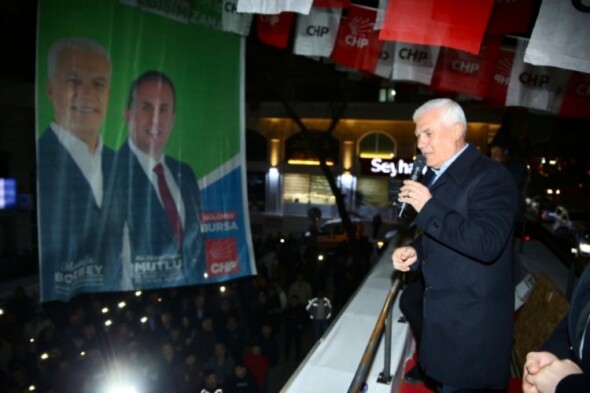KARARTILAN MEYDANI VATANDAŞ AYDINLATTI