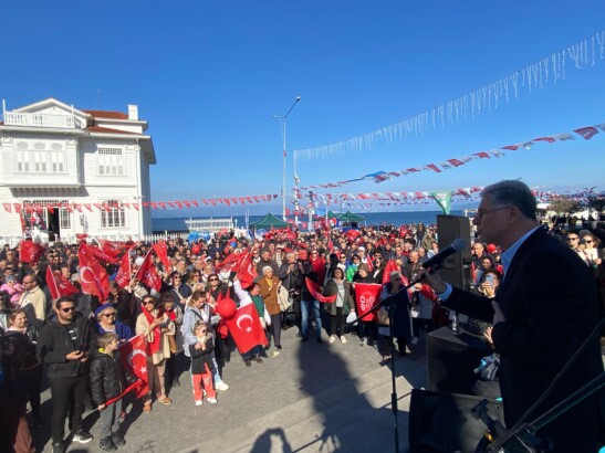 MUDANYA’DA DEMOKRASİ ŞÖLENİ YAŞANDI DENİZ DALGIÇ: BİZİM TEK DERDİMİZ MUDANYA