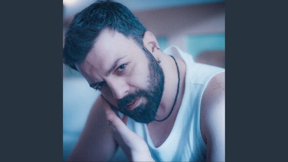 Kadir Deniz’den Sürpriz Slow Çıkış “DAHA NELER” Tüm Dijital Platformlarda