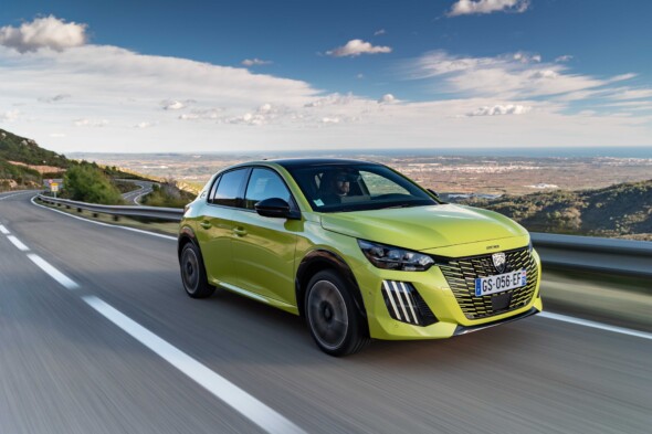 PEUGEOT NİSAN KAMPANYASI İLE GÖZ ALICI FIRSATLAR SUNUYOR!