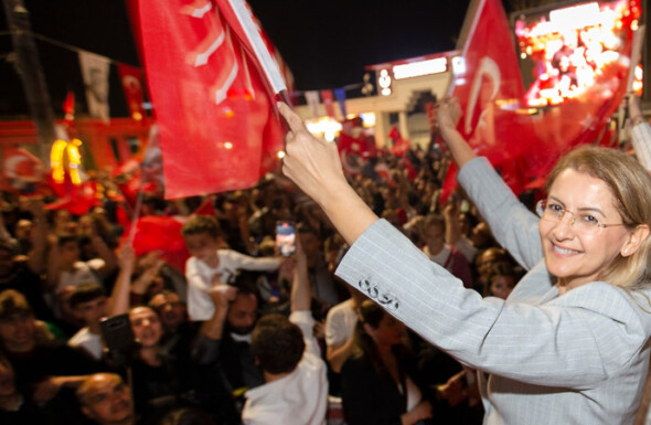 DR. AYŞEGÜL OVALIOĞLU BAKIRKÖY’ÜN İLK KADIN BELEDİYE BAŞKANI OLDU