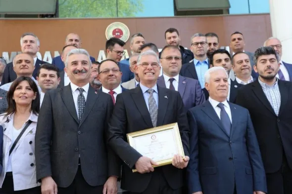 Söz verdiğimiz gibi Mudanya’da CHP bayrağını indirmedik
