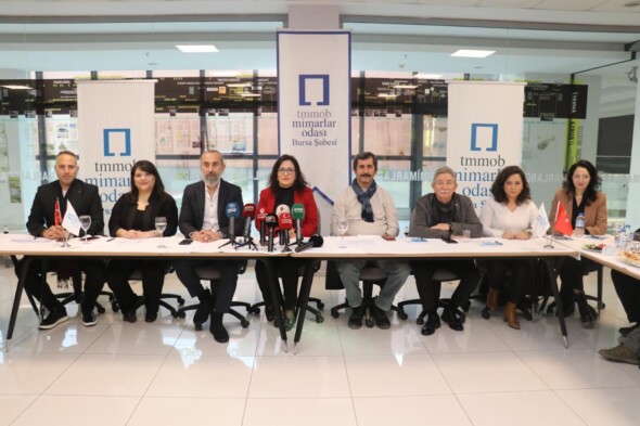 MİMARLAR ODASI BURSA ŞUBESİ’DEN AÇIKLAMA: “YURTTAŞLARIN YANGINA KARŞI GÜVENSİZ YAPILARDA CAN VERMESİ KABUL EDİLEMEZ”