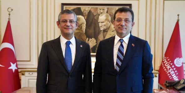 Güler Buğday yazdı; LİDERLER ZOR ZAMANLARDA ÇIKAR. CHP KURULTAYA GİDEREK DEMOKRASİ DERSİ VERİYOR.