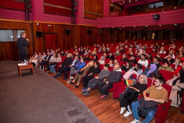 Nebil Özgentürk’ün ‘Nâzım Aramızda’ belgeseli Bursalılarla buluştu