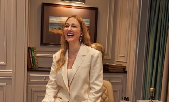 MERYEM UZERLİ MODA ENDÜSTRİSİNİN KADINLARA DAYATTIĞI NORMLARI YIKMAYA GELİYOR!
