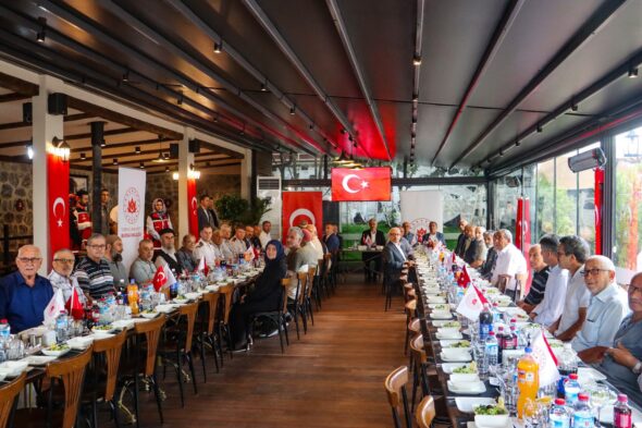 TUĞGENERAL TATAROĞLU, ŞEHİT BABALARIYLA BİR ARAYA GELDİ