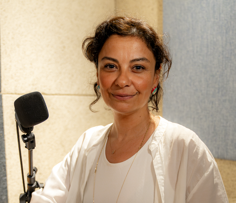 YUNT’UN “İMGENİN ONURU” BAŞLIKLI PODCAST YAYINININ ALTINCI KONUĞU EZGİ BAKÇAY!
