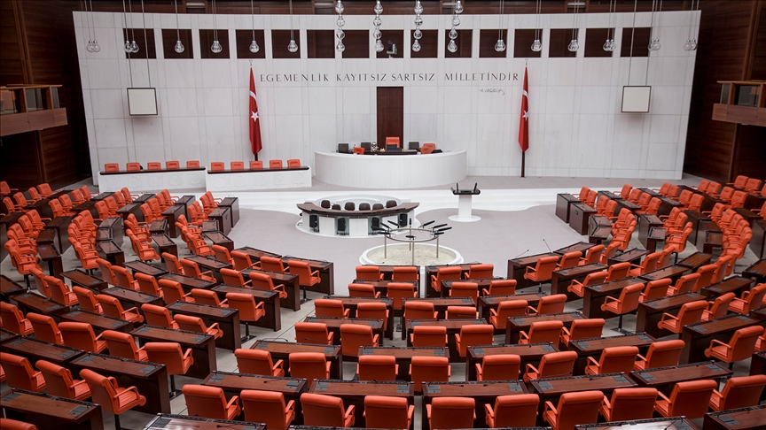 “600 Vekil Var, Halk İçin Kaç Kişi?”