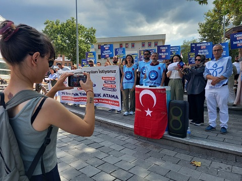 Öğretmenler meydanlarda değil, okullarında olmak istiyor